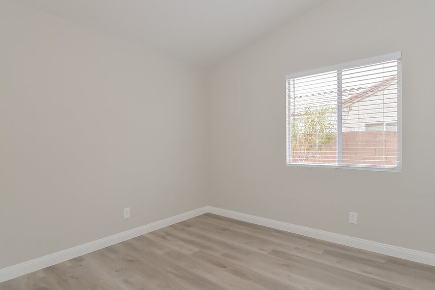 Building Photo - 406 Aloha Dr