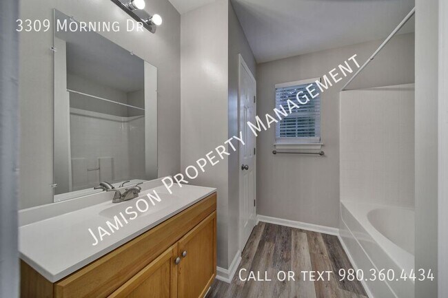 Building Photo - 3309 Morning Dr