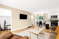 Building Photo - 18423 Sharon Ln