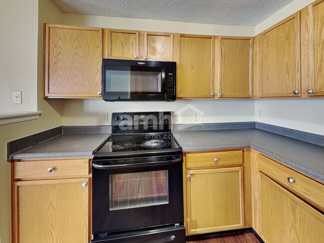 Building Photo - 10845 Albertson Dr
