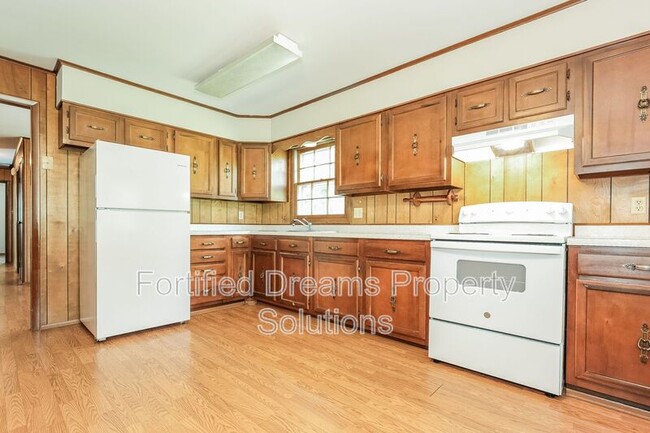 Building Photo - 114 Myers Dr