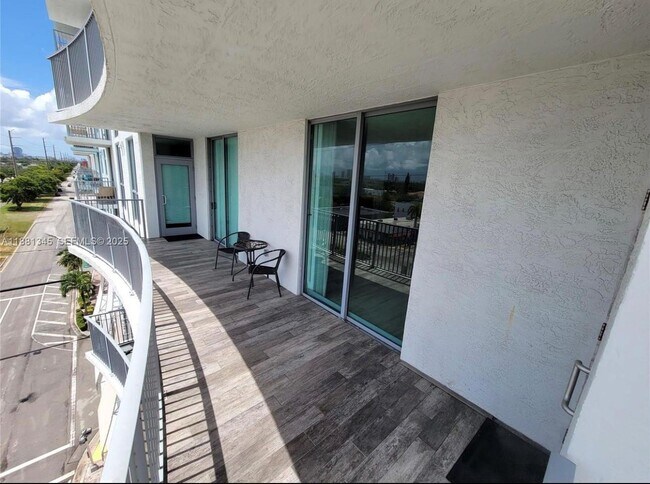 Building Photo - 140 S Dixie Hwy