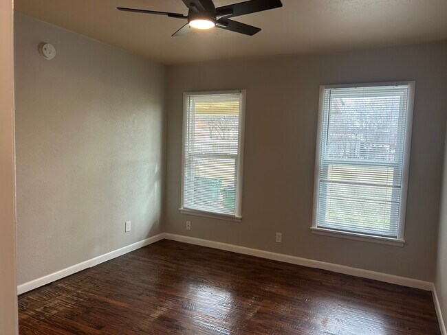 Building Photo - 3504 Jane Ln