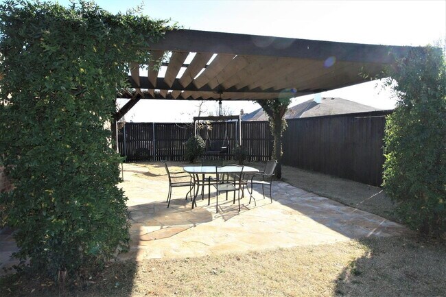 Building Photo - 3101 103rd St