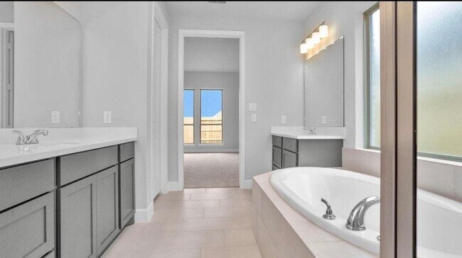 Building Photo - 42841 Terraza Blvd