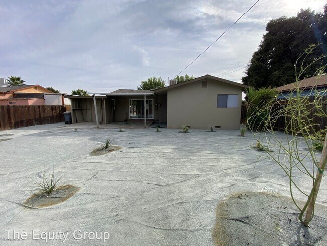 Building Photo - 3 br, 1 bath House - 182 Linda Vista Dr