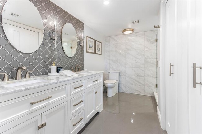 Building Photo - 690 Island Way