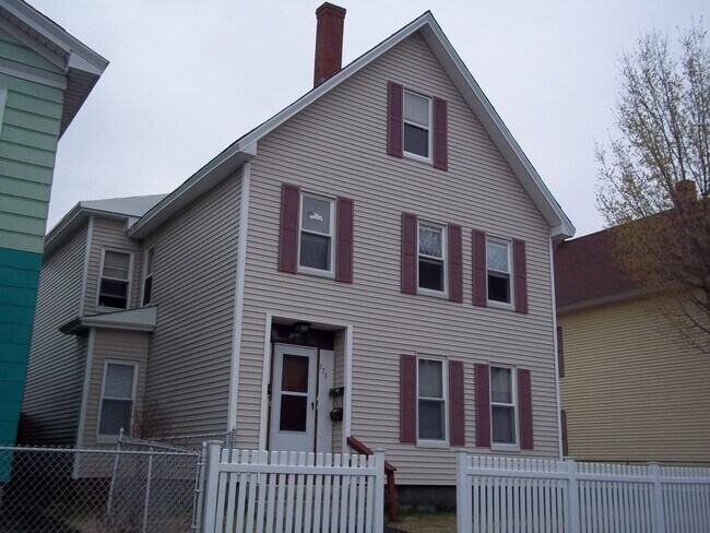 Building Photo - 273 Merrimack St