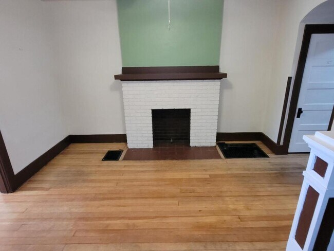 Building Photo - 1257 Creighton Ave