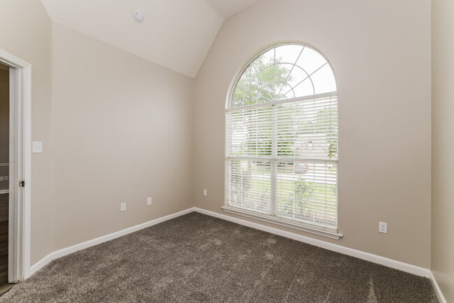 Building Photo - 1391 Shetland Dr