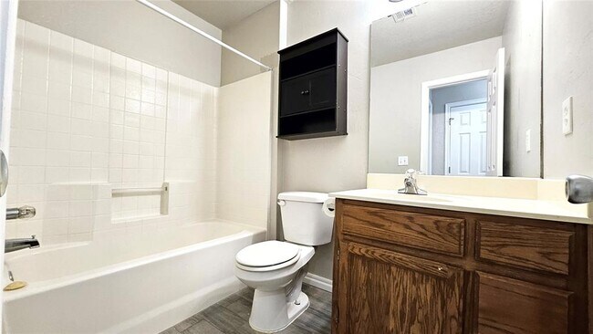 Building Photo - 2137 Harbor Dr