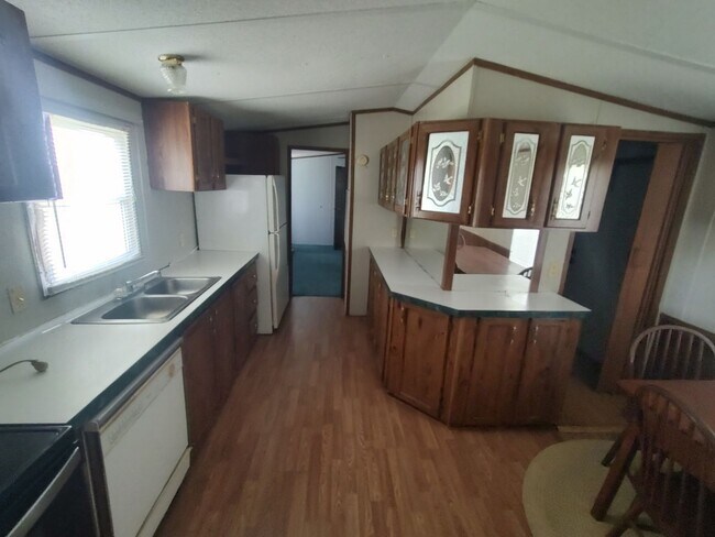 Building Photo - 452 Wetherington Landing Rd