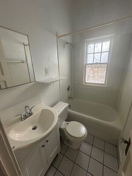 Building Photo - 124 Tate St