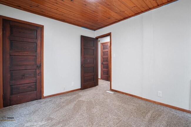Building Photo - 588 Mt Vernon Rd