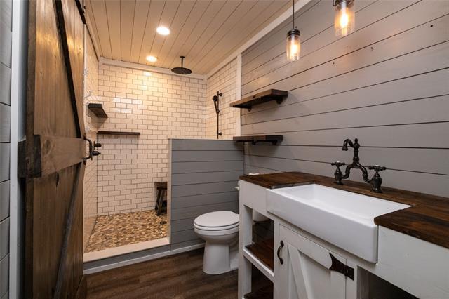 Building Photo - 134 Lakeshore Dr