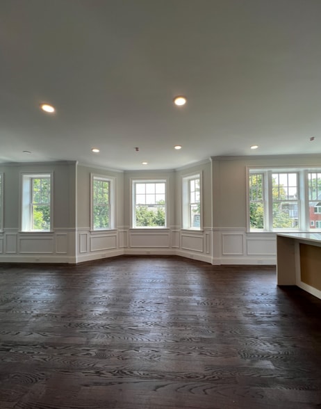 Building Photo - 128 Longwood Ave