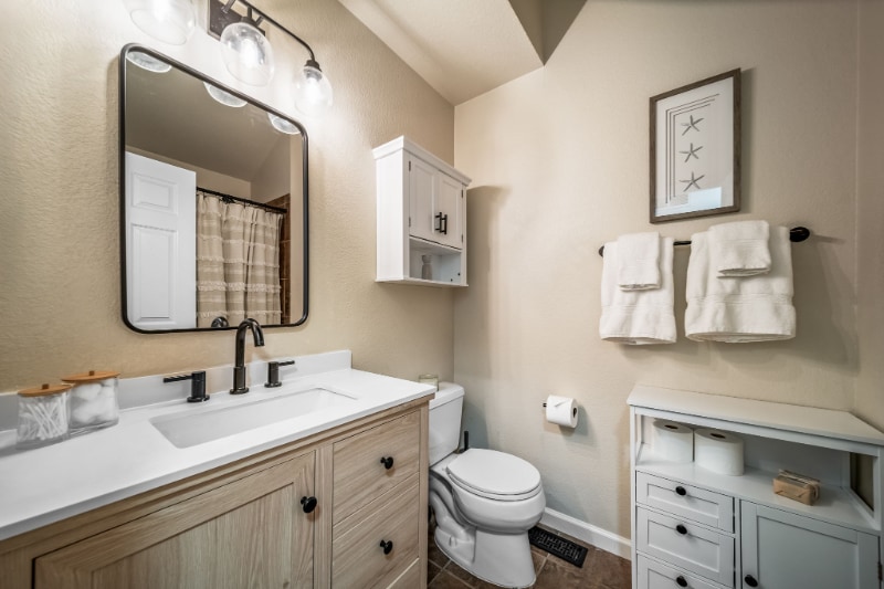 Building Photo - 16410 Martingale Dr