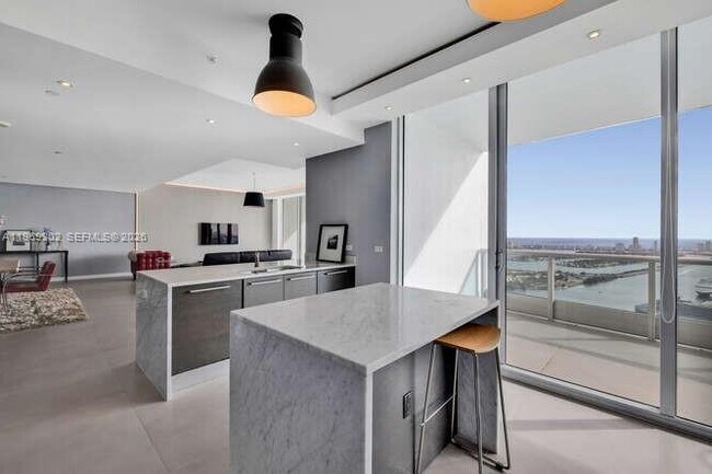 Building Photo - 900 Biscayne Blvd