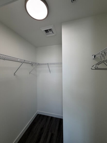 Building Photo - 83 NW 26th St