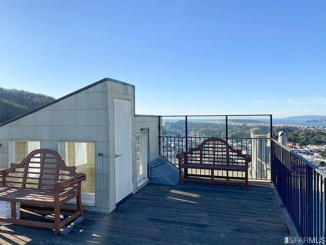 Building Photo - 370 Upper Terrace
