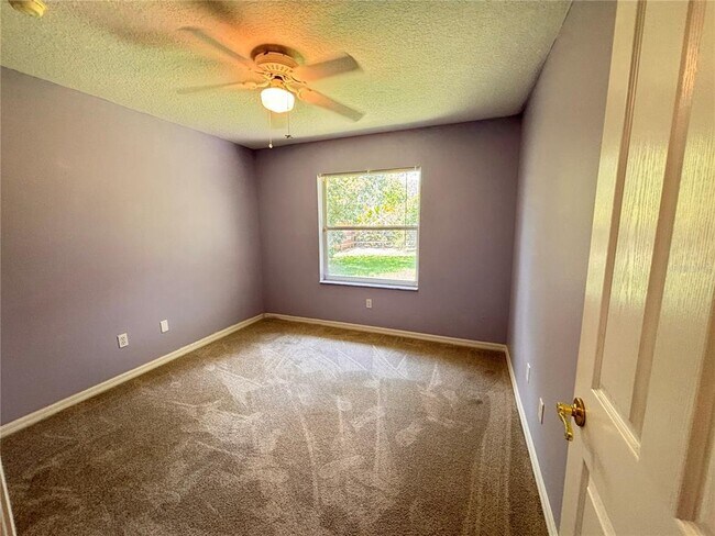 Building Photo - 40 Foxhall Ln