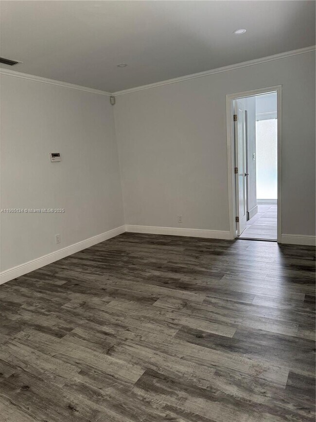 Building Photo - 11811 NW 5th Ct