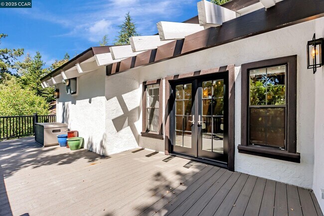 Building Photo - 1108 Howard Hls Rd