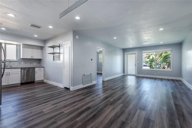 Building Photo - 326 SE 3rd Terrace