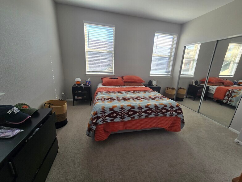 Master Bedroom - 5498 Zephyr Ct