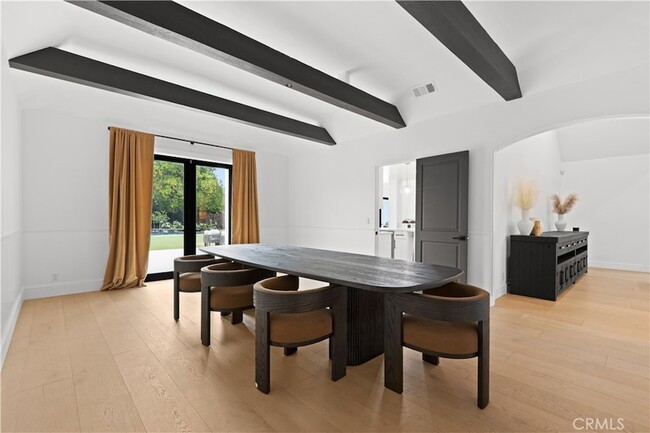 Building Photo - 5946 Woodlake Ave