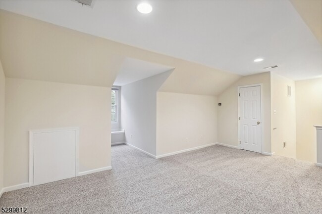 Building Photo - 91 Patriot Hill Dr