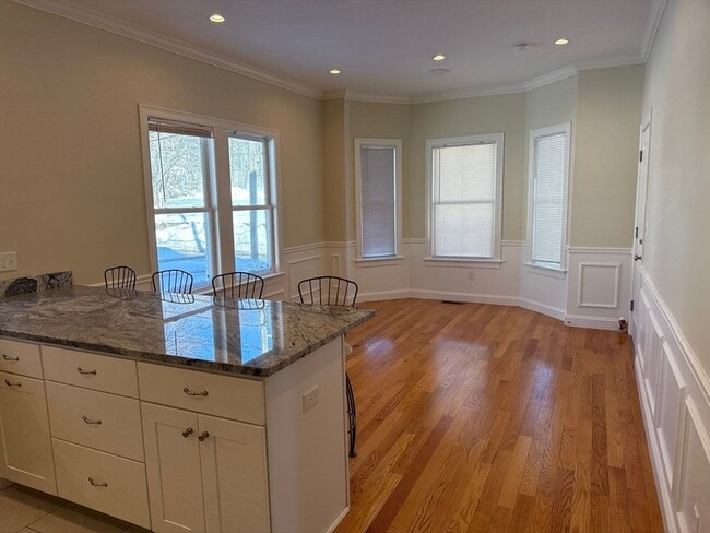 Building Photo - 14 Chapel St