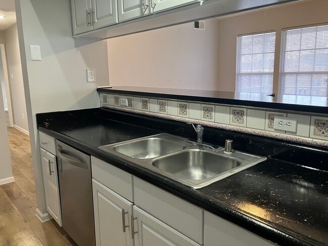 Building Photo - 88 Laurel Path Ct