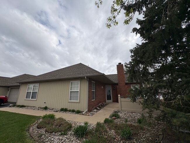 Building Photo - 229 Steeplechase Cir