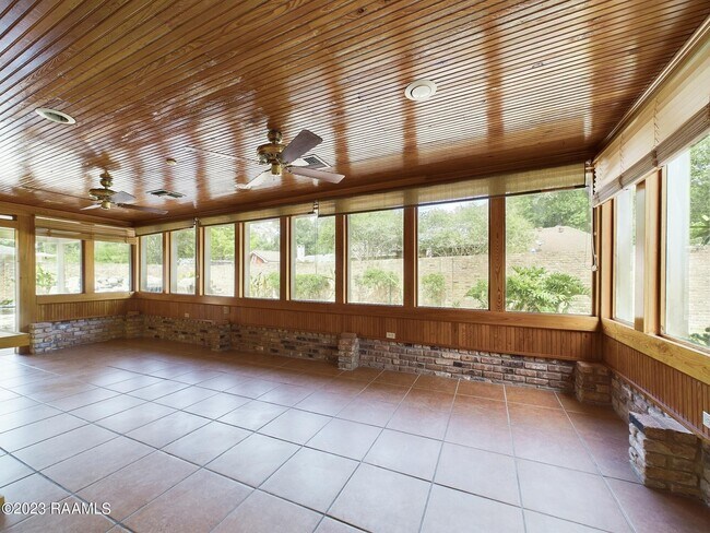 Building Photo - 232 Thibodeaux Dr