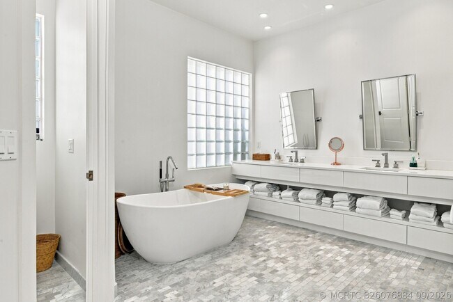Building Photo - 14334 Stroller Way