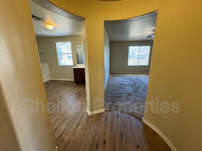 Building Photo - 20684 W White Rock Rd