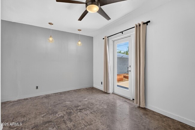 Building Photo - 346 E Papago Dr