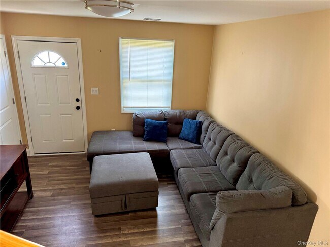 Building Photo - 2 Lafayette Dr