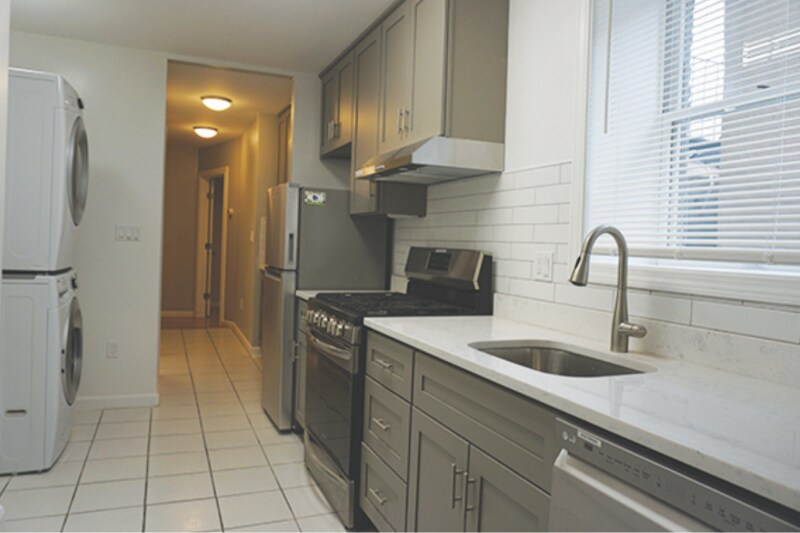 Primary Photo - 27 Lambert St