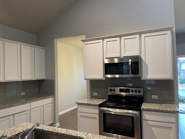 Building Photo - 665 Donegal Ln