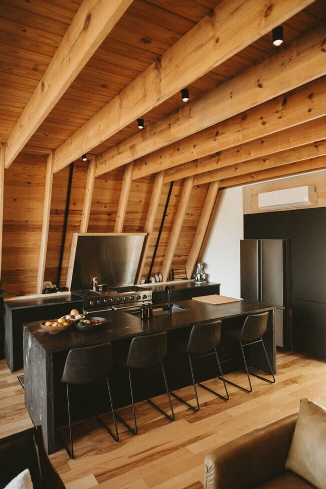 Building Photo - 503 NW D St