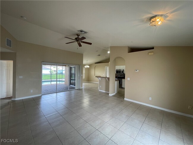 Building Photo - 630 SW 28th Terrace