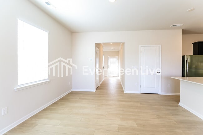 Building Photo - 1635 Swallow Tail Dr