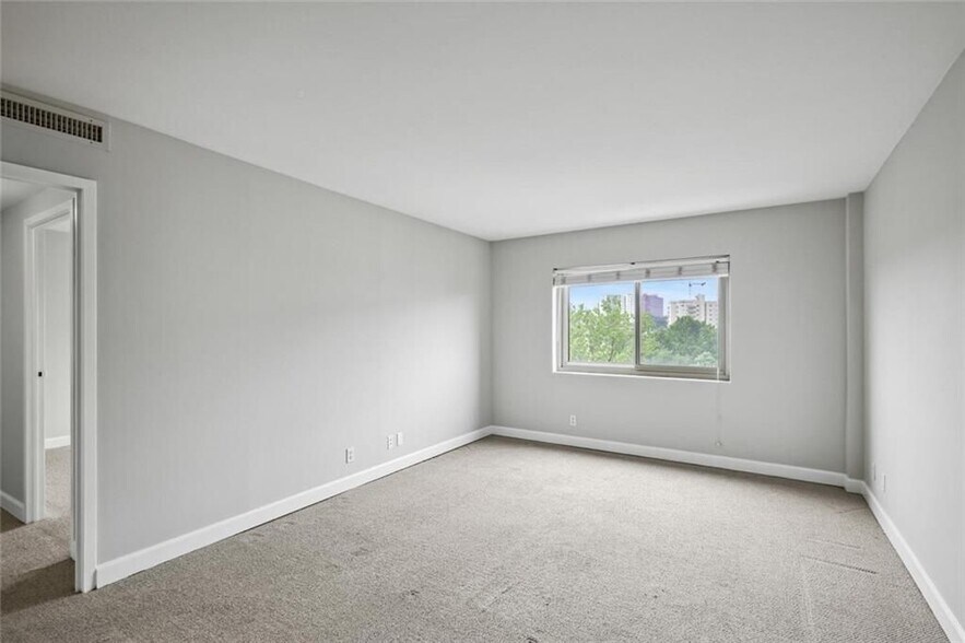 Building Photo - 2285 Peachtree Rd