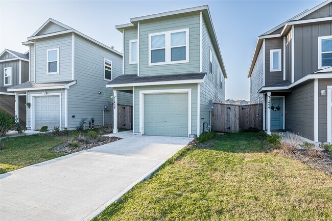 Building Photo - 21458 Carosella Dr