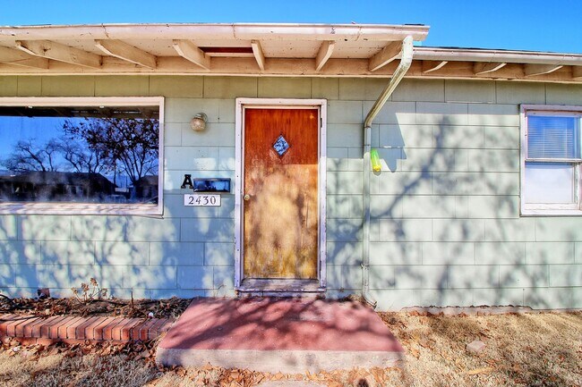 Building Photo - 2430 Bunting Ave