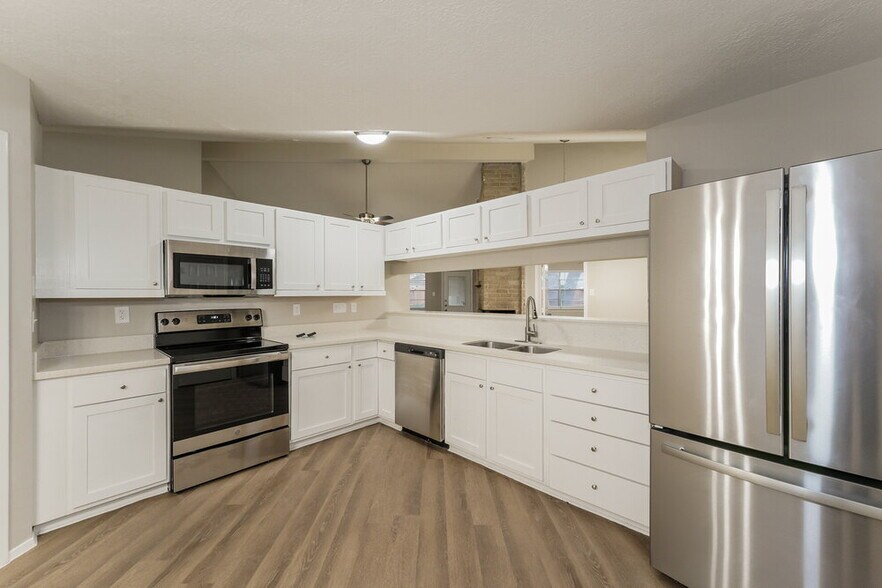 Building Photo - 2406 Heathergold Dr