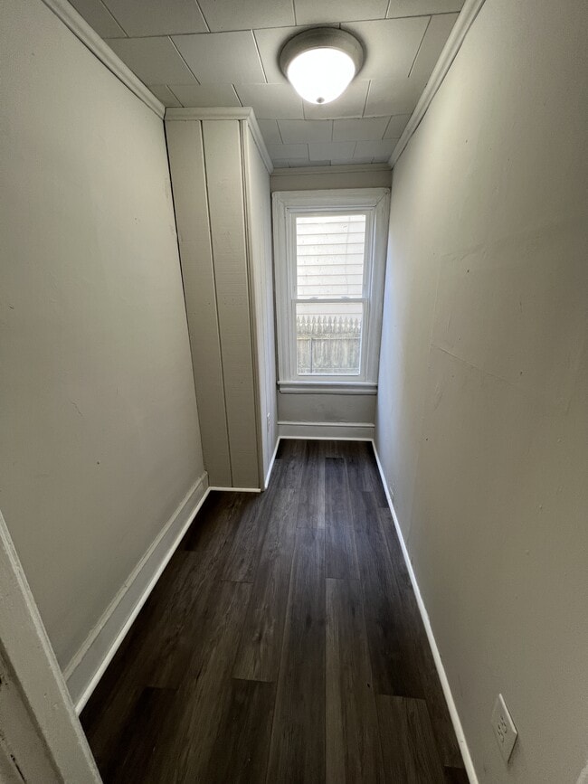 Building Photo - 44 8th St