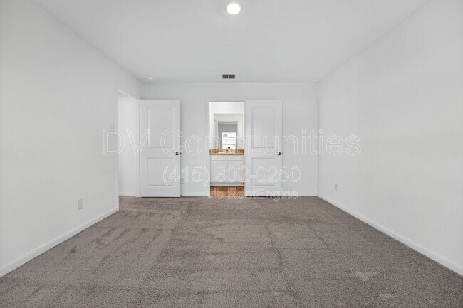 Building Photo - 582 Gabbro Gdns